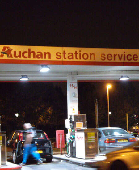 Distributore Carburanti Auchan Illuminazione LED Relco 3